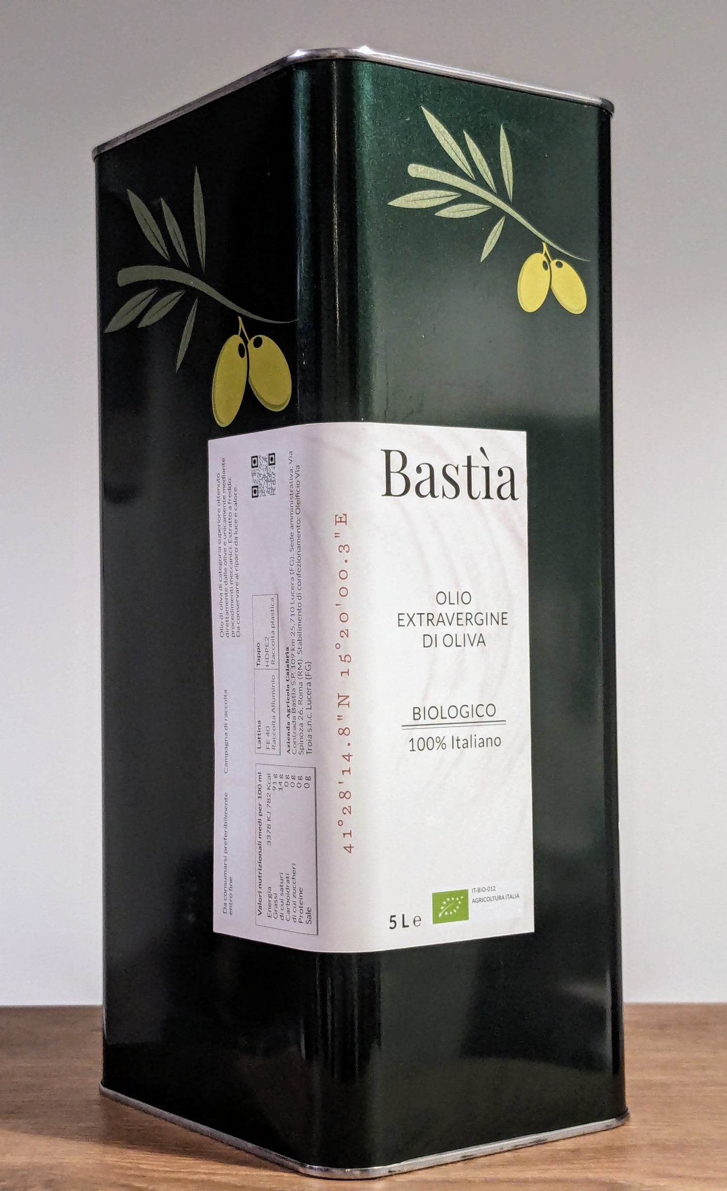 Foto primo piano bottiglia d'olio 5L